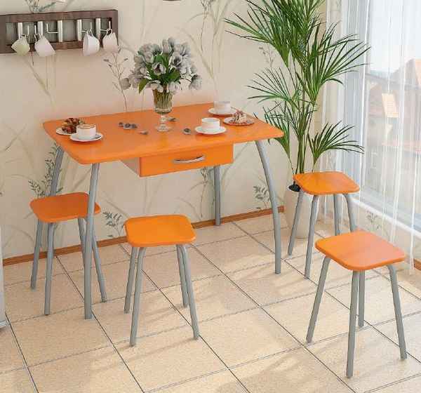 Обеденные столы для маленьких кухонь — интересные примеры с фото